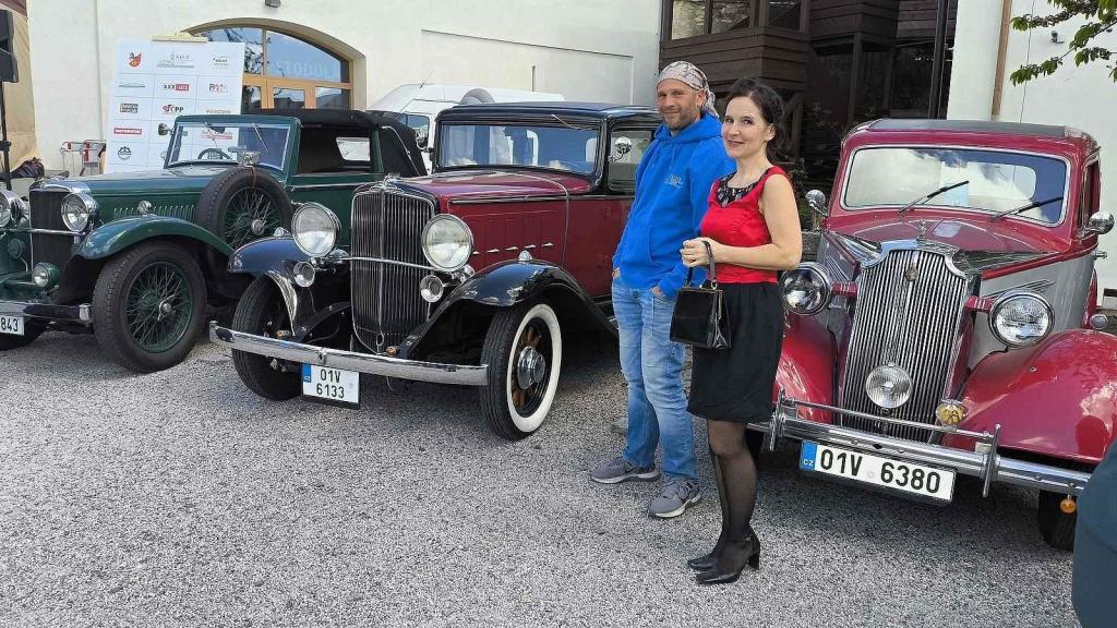 Dvanáctý ročník akce Veterán párty ve Chvalské tvrzi.