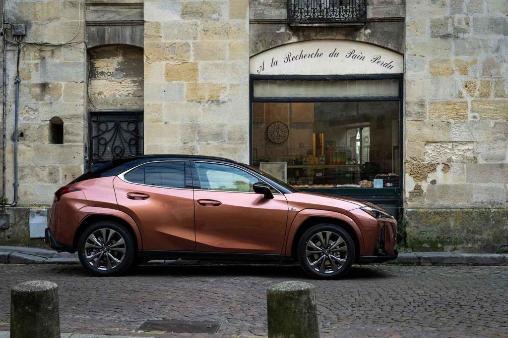 V Evropě dnes patří k nejprodávanějším modelům Lexusu.