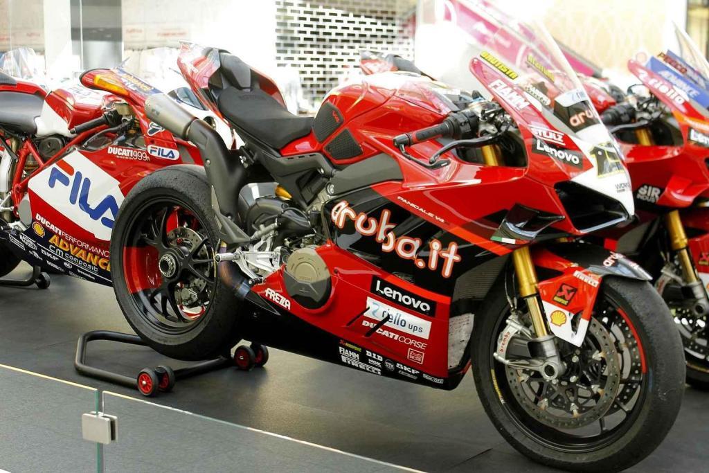 Výstava motocyklů Ducati je k vidění v obchodním centru Olympia Brno v Modřicích. Návštěvníci centra si mohou prohlédnout celkem šestatřicet exponátů, od nejstaršího z roku 1949 po nejnovější.