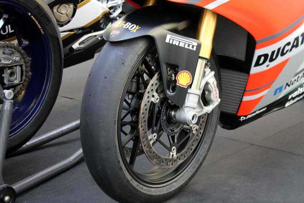 Výstava motocyklů Ducati je k vidění v obchodním centru Olympia Brno v Modřicích. Návštěvníci centra si mohou prohlédnout celkem šestatřicet exponátů, od nejstaršího z roku 1949 po nejnovější.