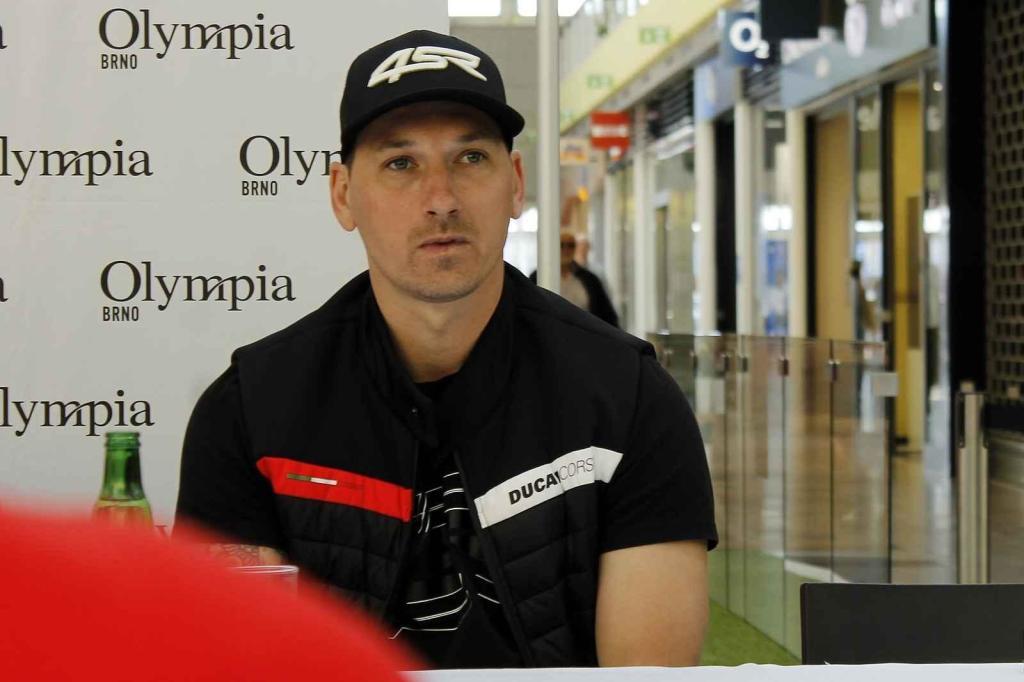 Výstava motocyklů Ducati je k vidění v obchodním centru Olympia Brno v Modřicích. Návštěvníci centra si mohou prohlédnout celkem šestatřicet exponátů, od nejstaršího z roku 1949 po nejnovější.