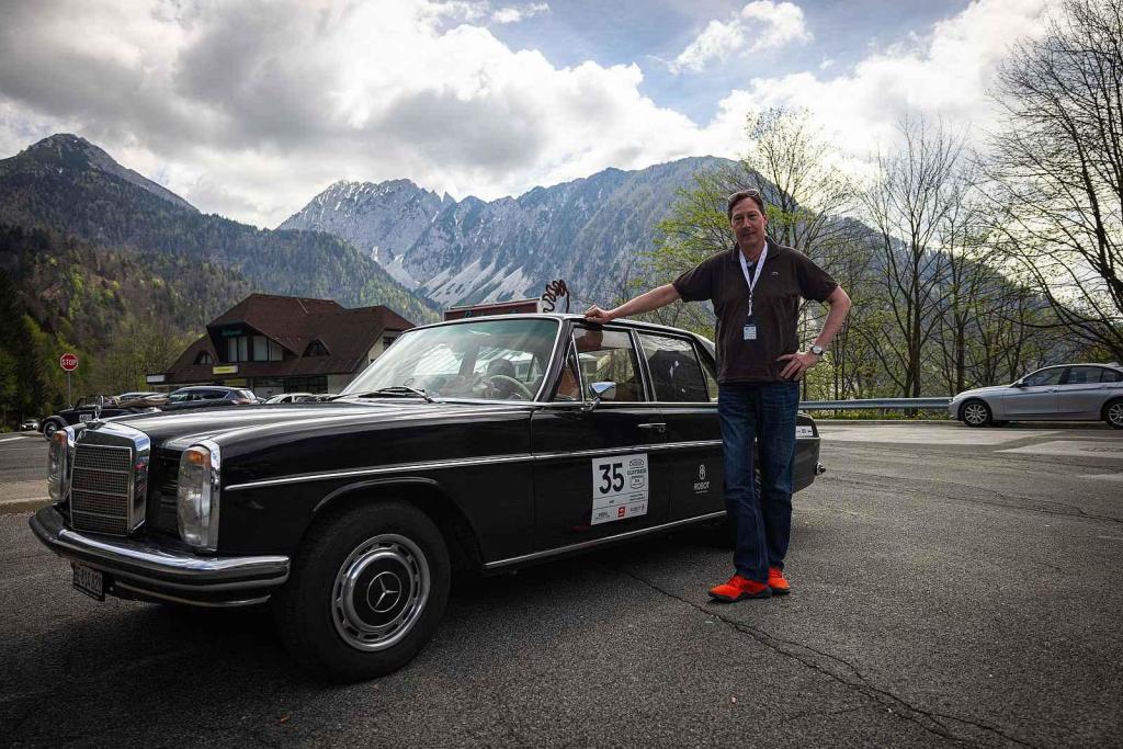 Druhá jízda Oldtimer Expressu mířila z Prahy do řeckých Atén. Mercedes Benz posáfky číslo 35.