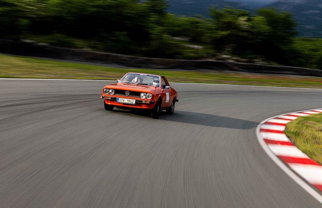 Druhá jízda Oldtimer Expressu mířila z Prahy do řeckých Atén. Jízda pravidelnosti.