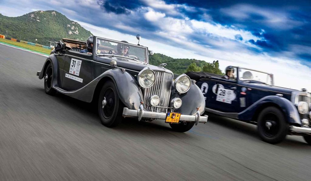 Druhá jízda Oldtimer Expressu mířila z Prahy do řeckých Atén. Jízda pravidelnosti.