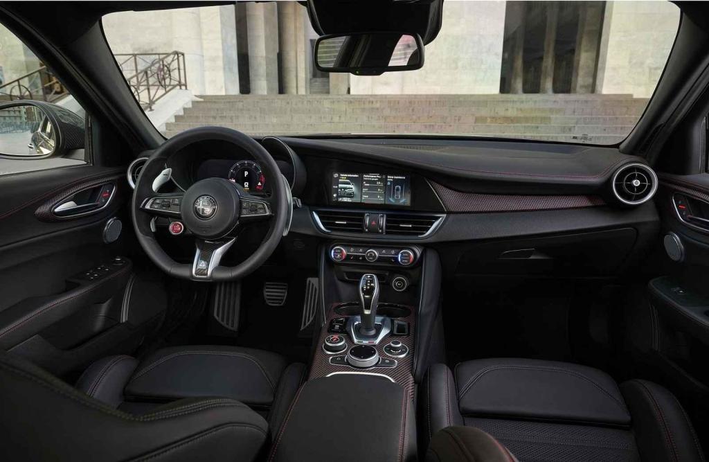 Alfa Romeo Giulia Super Sport