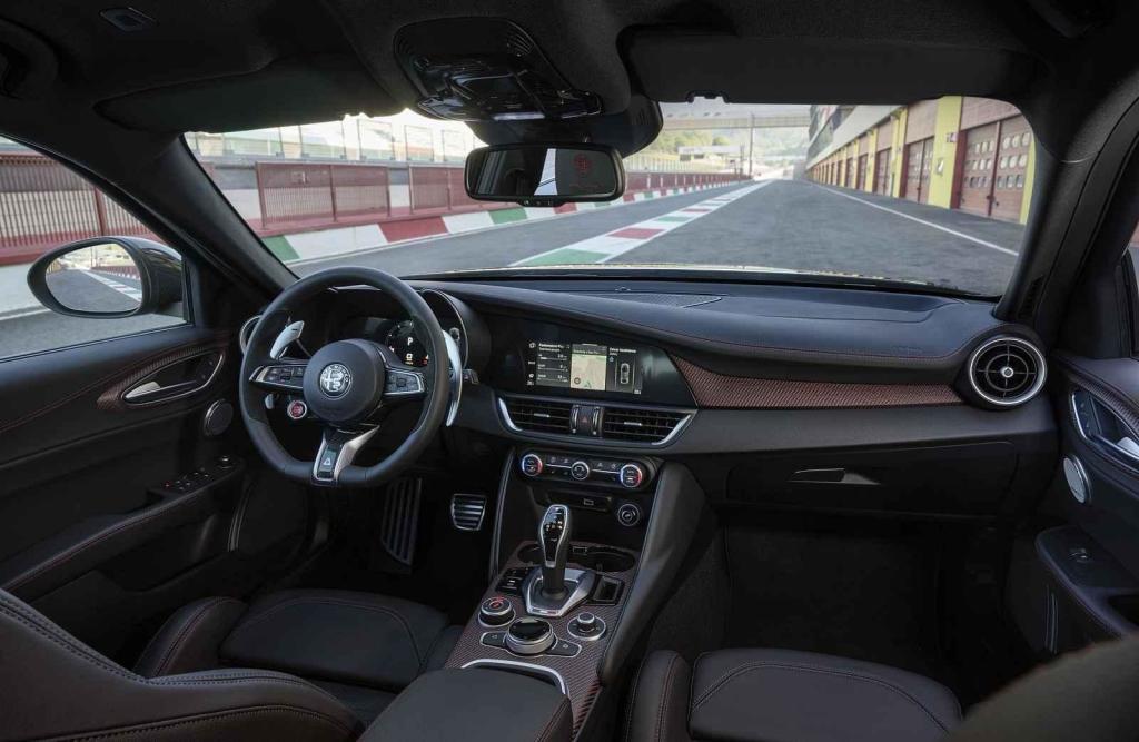 Alfa Romeo Giulia Super Sport