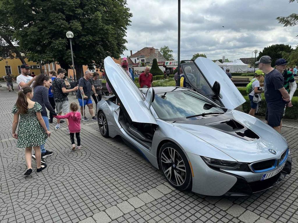 Ve Slatinicích si premiérový MotorFest užívaly davy, 25. května 2024