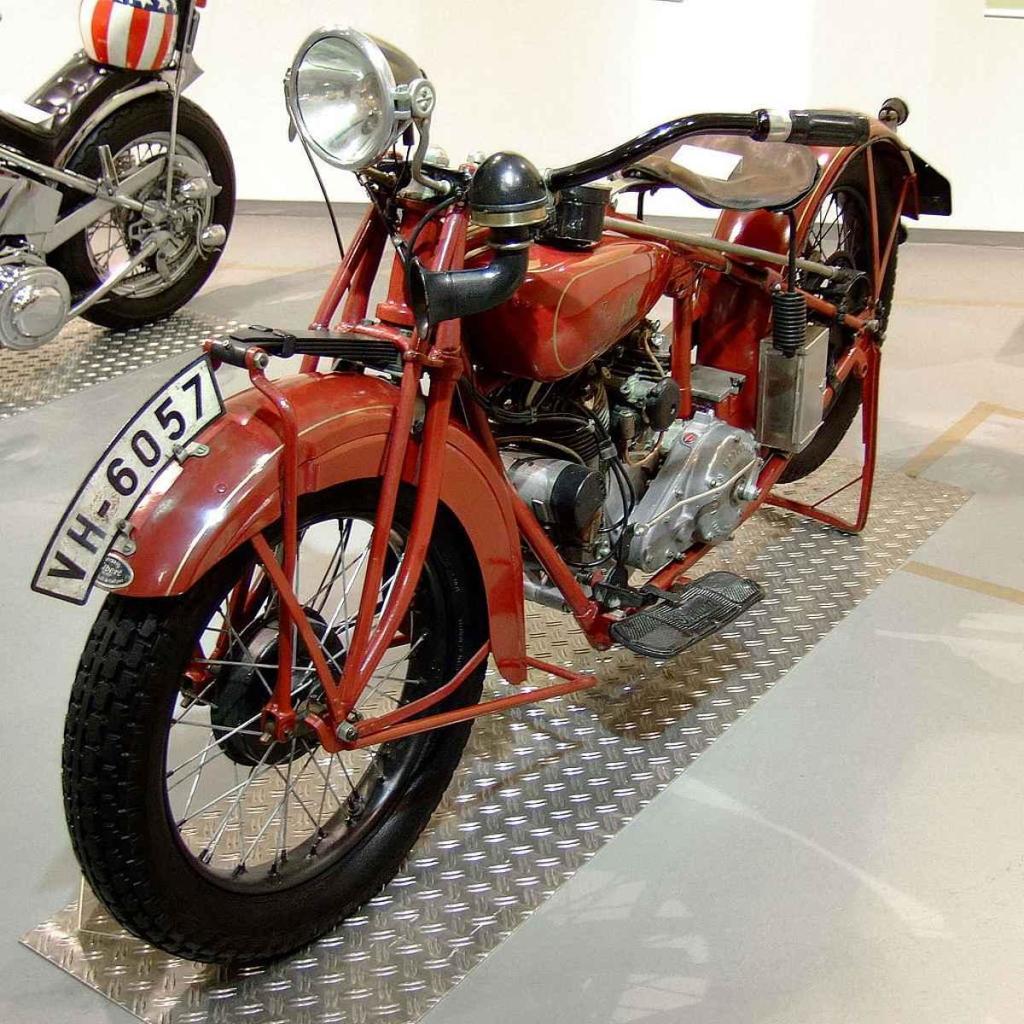 Indian Scout z roku 1929 ve ZweiRadMuseu NSU.