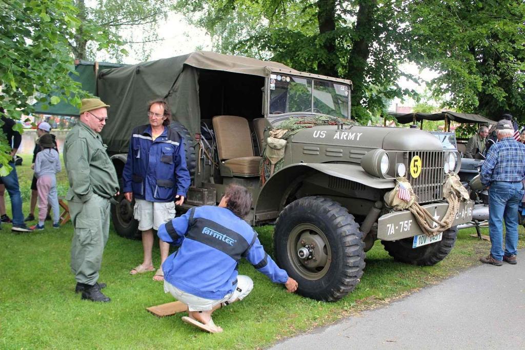 Setkání starých traktorů a veteránů v Brnířově na Domažlicku