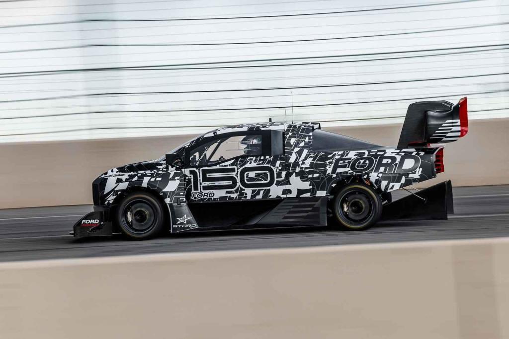 Ford F-150 EV Lightning Supertruck Demonstrator