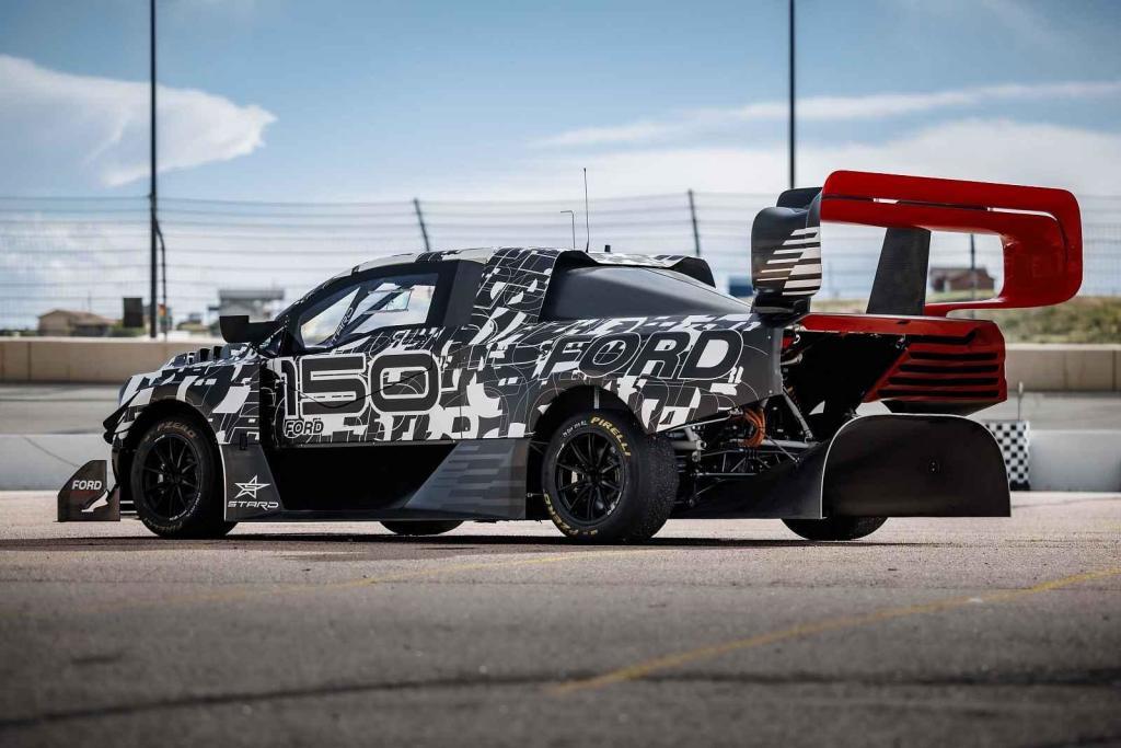 Ford F-150 EV Lightning Supertruck Demonstrator