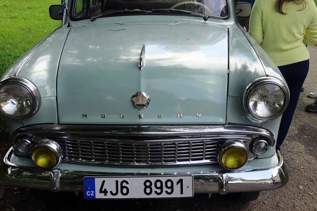 Veterány vyjely z Havlíčkova Brodu a dorazily na zámek ve Světlé nad Sázavou. Foto: poskytl Jan Šafránek