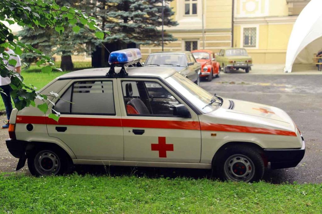 Veterány vyjely z Havlíčkova Brodu a dorazily na zámek ve Světlé nad Sázavou. Foto: poskytl Jan Šafránek