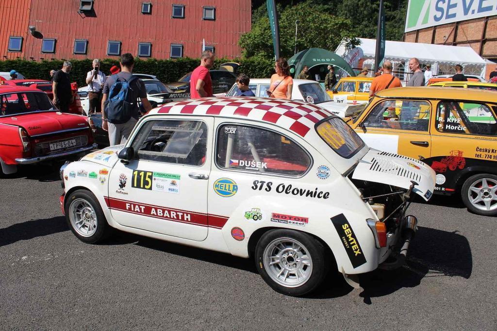 Fiat 600 jezdce Duška.