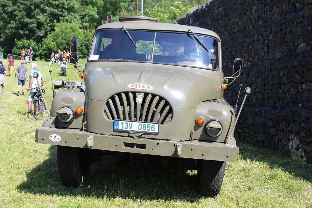 Tatra 148.