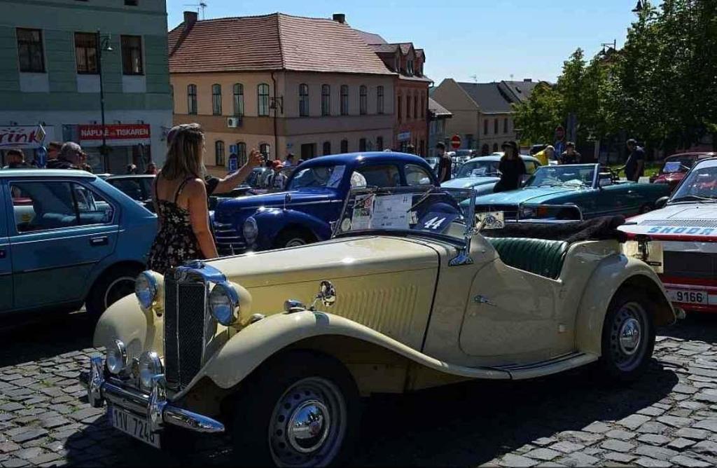 Kladenská veterán rallye se konala již posedmé.