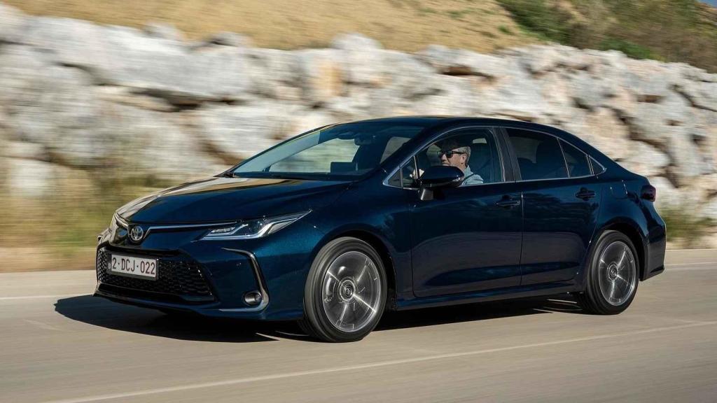 Modely Toyoty jsou nyní k mání s velkými slevami. Například kupující Corolly Sedan můžou ušetřit 130 000 Kč