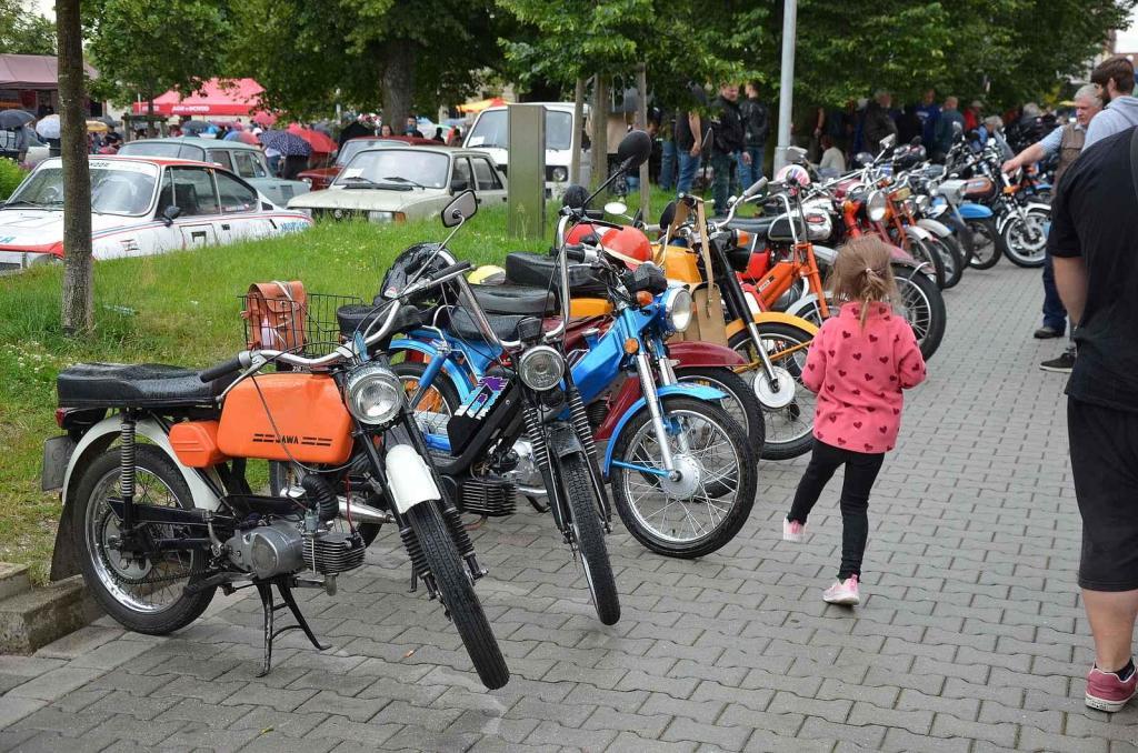 Ze 7. ročníku Auto-moto veteráni Nové Strašecí, Stochov, Bucek.