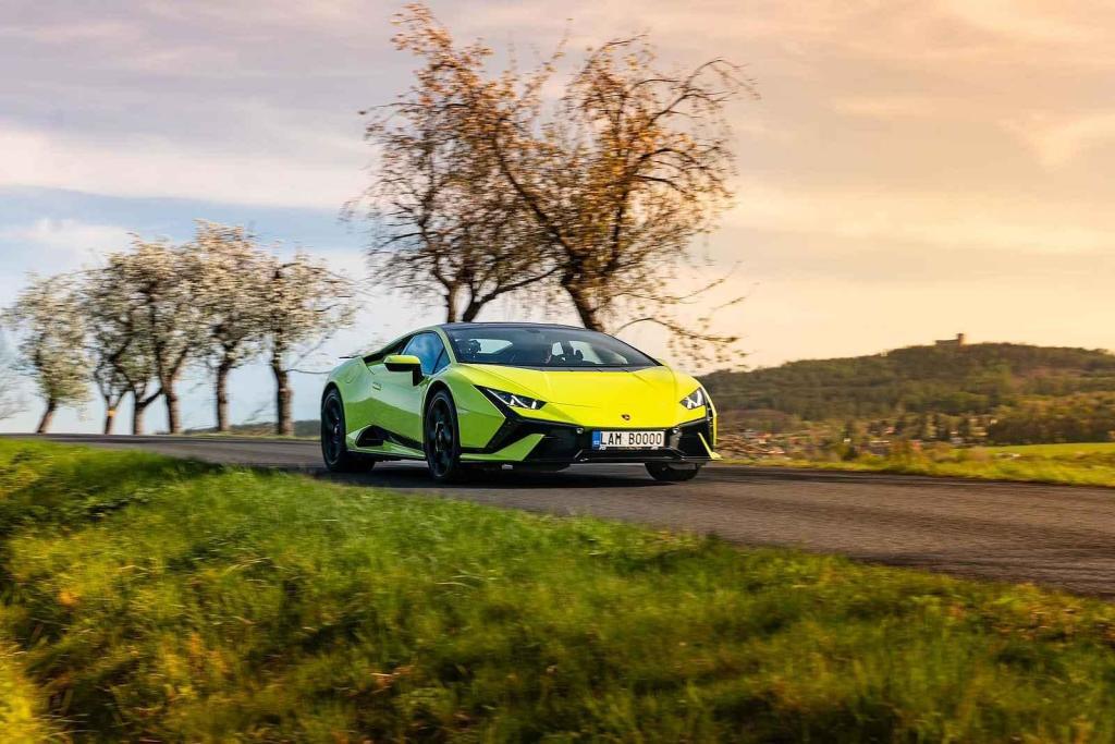 Svým Lamborghini Huracán Tecnica se Míra Hejda pochlubil na sociálních sítích i ve svém kanálu na YouTube.