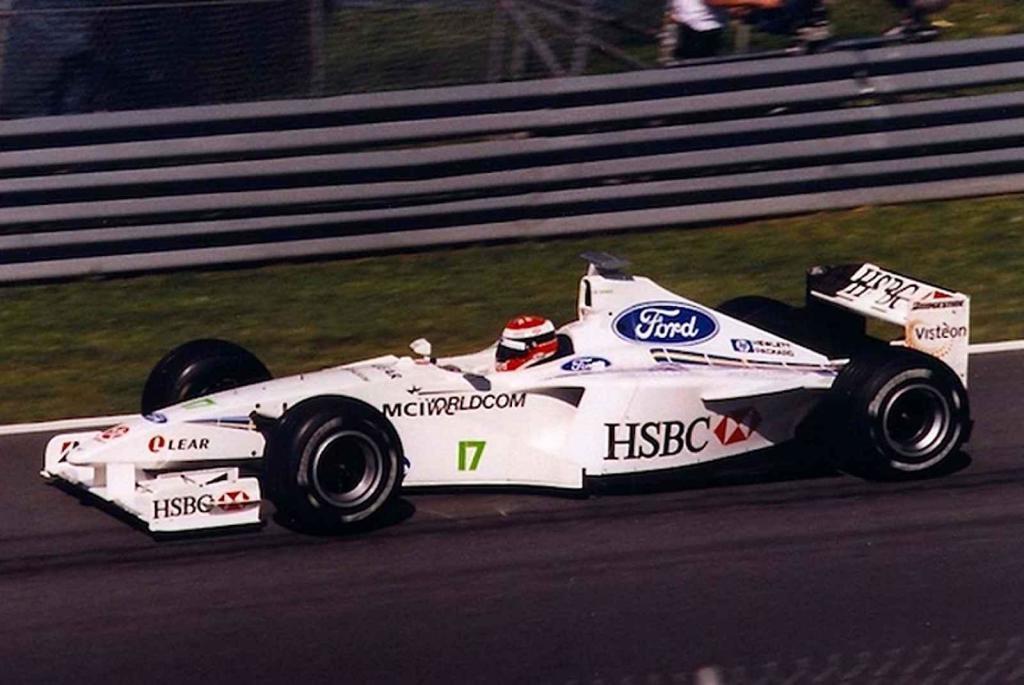 Johny Herbert s vozem SF3 stáje Stewart Grand Prix.
