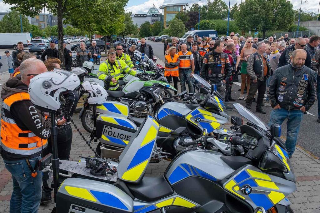 Z benefiční jízdy motocyklů na podporu válečných veteránů.
