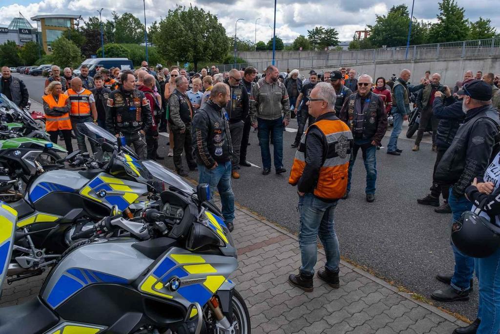 Z benefiční jízdy motocyklů na podporu válečných veteránů.