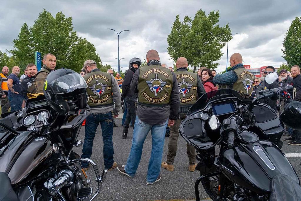 Z benefiční jízdy motocyklů na podporu válečných veteránů.