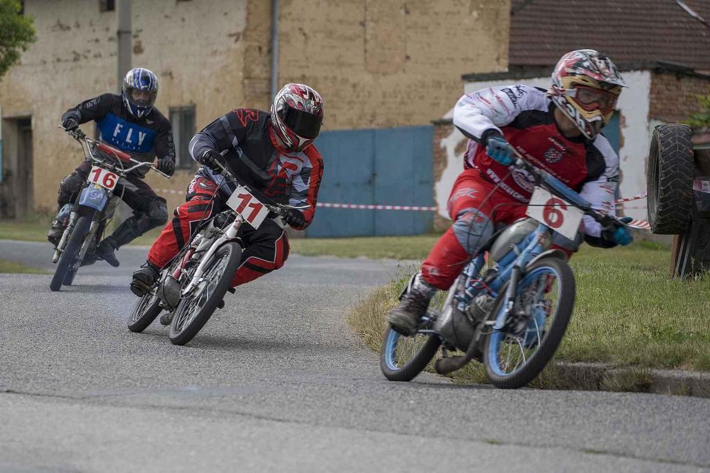 První červencová sobota byla v Rychtářově ve znamení mopedů. Moped rallye ho ovládla s čtyřiadvacátým ročníkem.