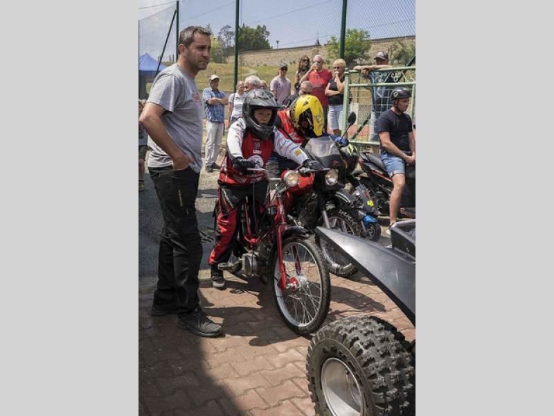 Připomeňte si, jak vypadala Moped rallye Rychtářov minulý rok.