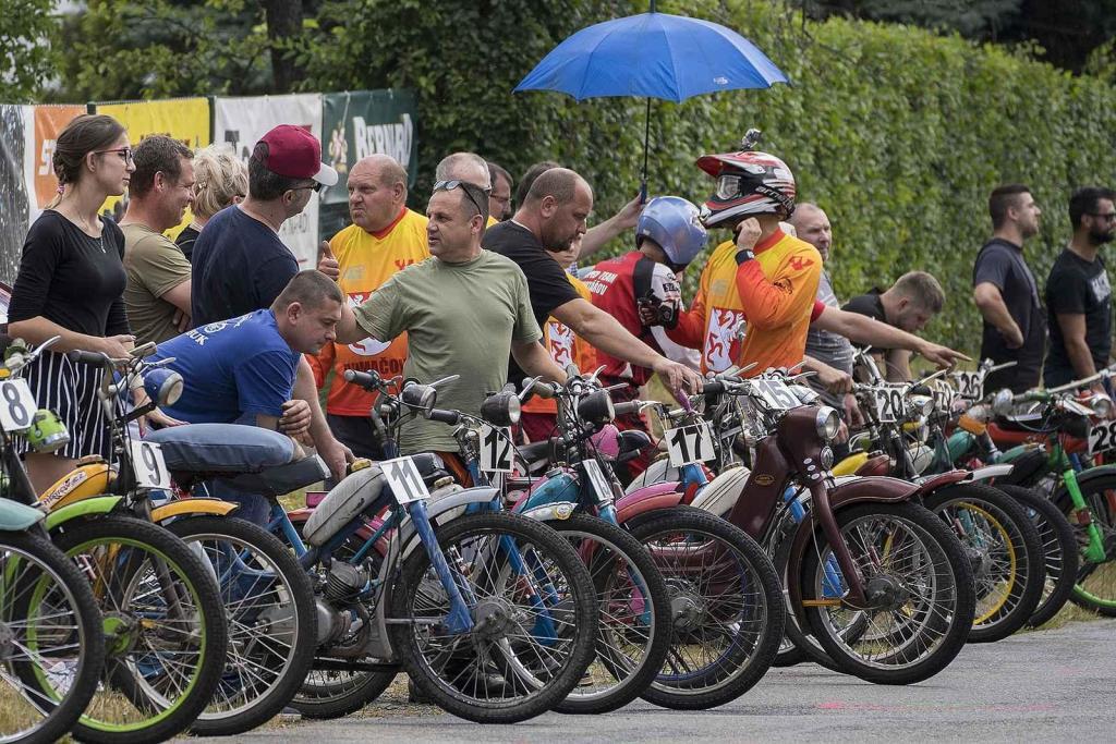 Připomeňte si, jak vypadala Moped rallye Rychtářov minulý rok.
