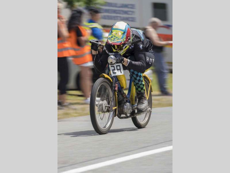 Připomeňte si, jak vypadala Moped rallye Rychtářov minulý rok.