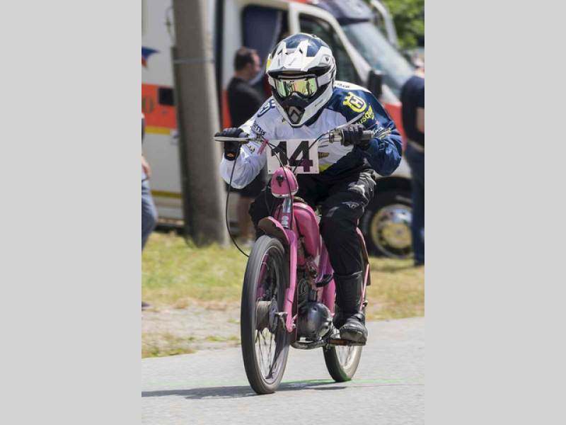 Připomeňte si, jak vypadala Moped rallye Rychtářov minulý rok.