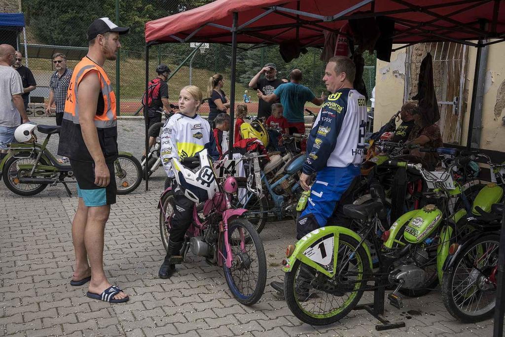 Připomeňte si, jak vypadala Moped rallye Rychtářov minulý rok.