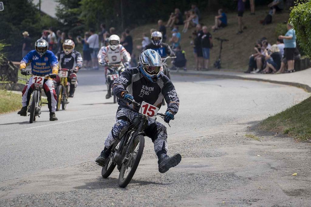 Připomeňte si, jak vypadala Moped rallye Rychtářov minulý rok.