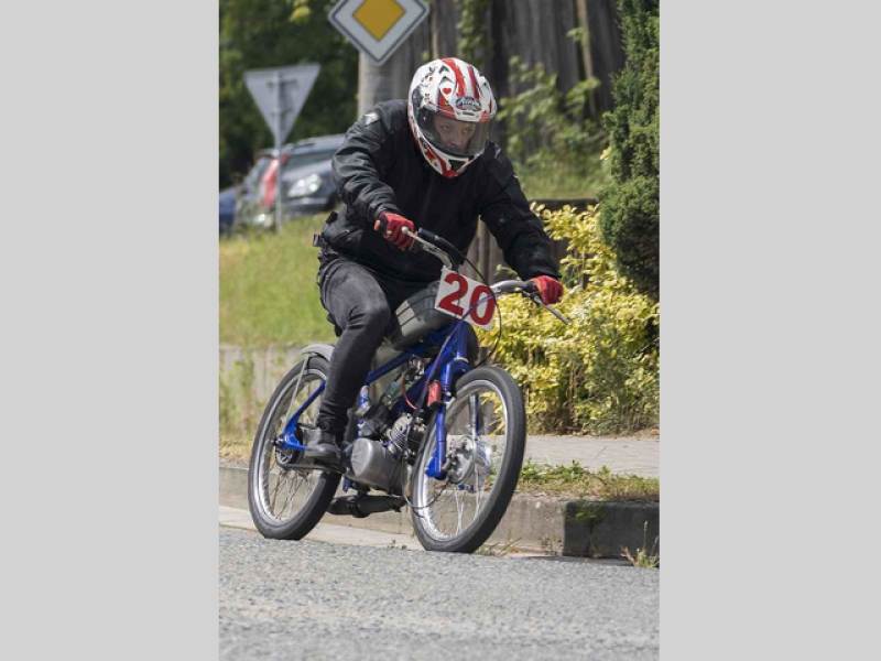 Připomeňte si, jak vypadala Moped rallye Rychtářov minulý rok.