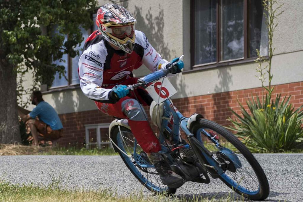 Připomeňte si, jak vypadala Moped rallye Rychtářov minulý rok.