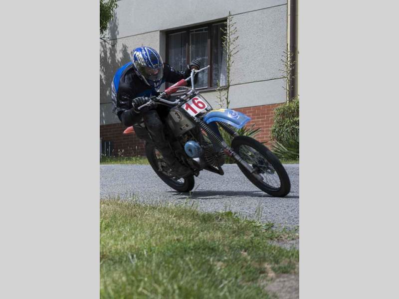 Připomeňte si, jak vypadala Moped rallye Rychtářov minulý rok.
