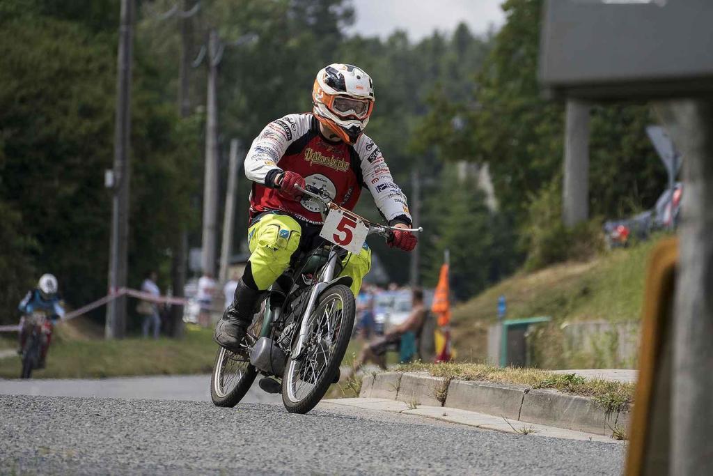 Připomeňte si, jak vypadala Moped rallye Rychtářov minulý rok.