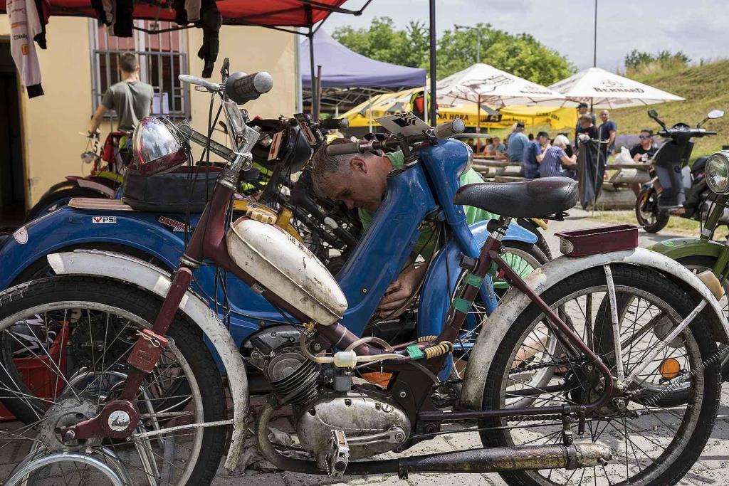 Připomeňte si, jak vypadala Moped rallye Rychtářov minulý rok.
