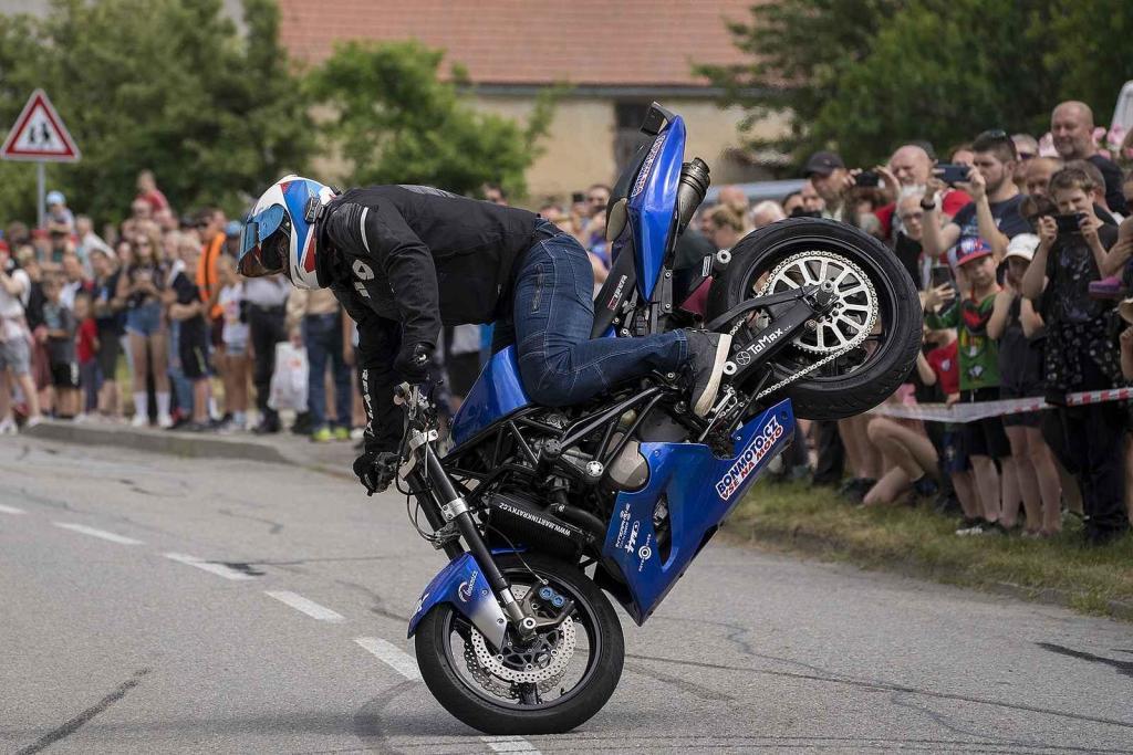 Připomeňte si, jak vypadala Moped rallye Rychtářov minulý rok.