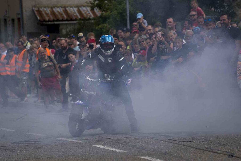 Připomeňte si, jak vypadala Moped rallye Rychtářov minulý rok.