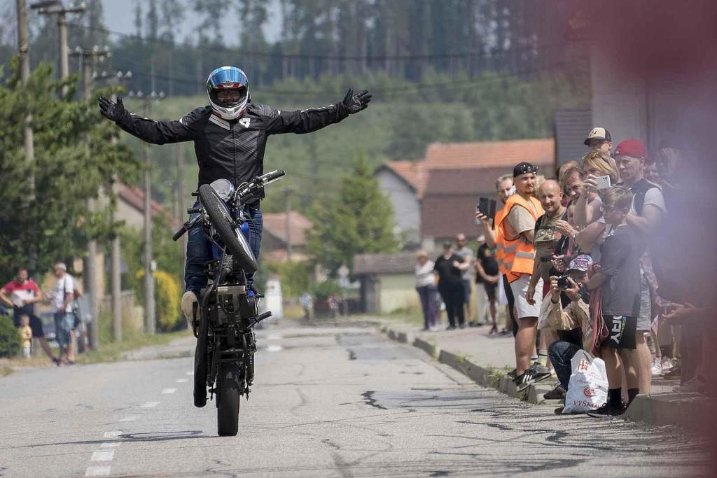 Připomeňte si, jak vypadala Moped rallye Rychtářov minulý rok.