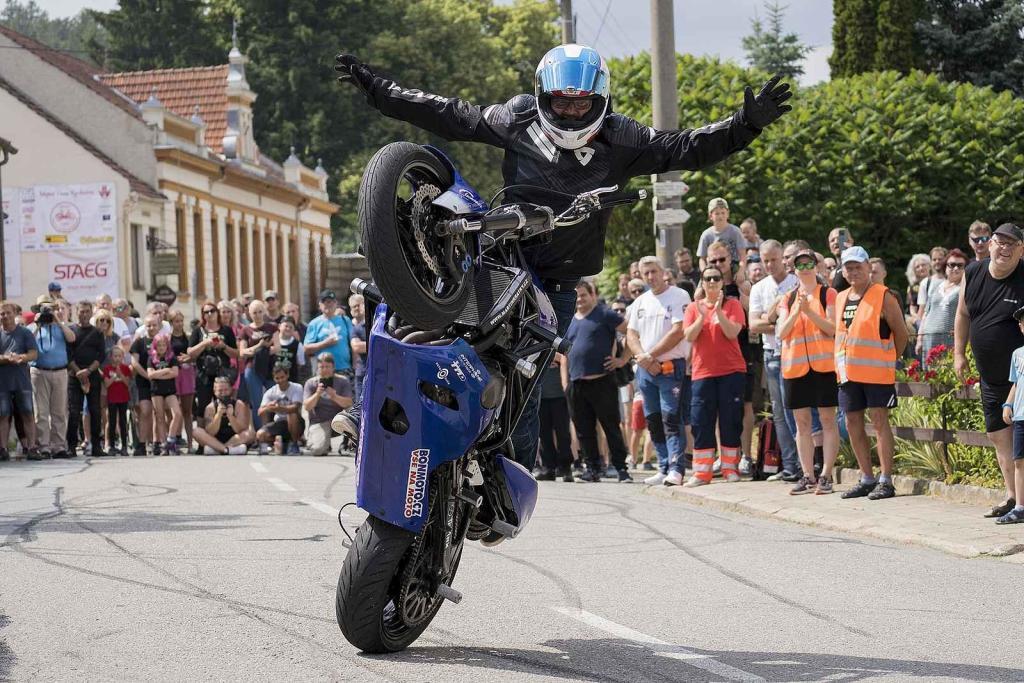 Připomeňte si, jak vypadala Moped rallye Rychtářov minulý rok.
