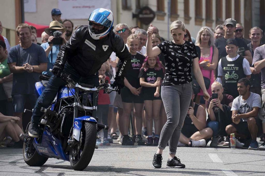 Připomeňte si, jak vypadala Moped rallye Rychtářov minulý rok.