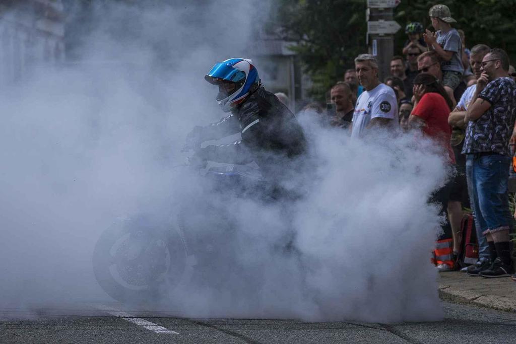 Připomeňte si, jak vypadala Moped rallye Rychtářov minulý rok.