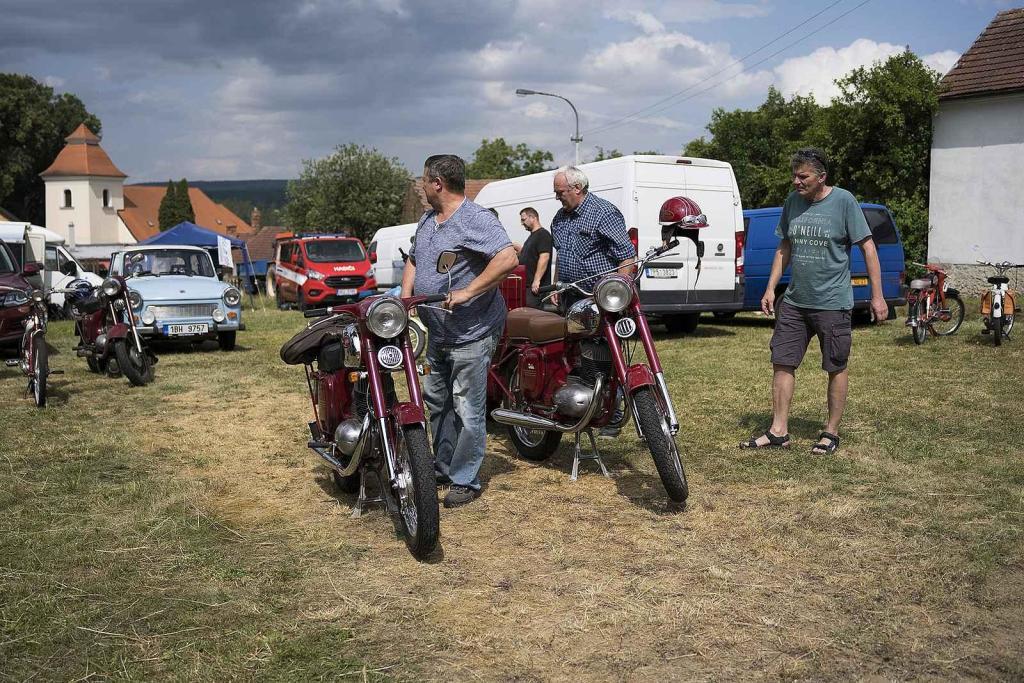Připomeňte si, jak vypadala Moped rallye Rychtářov minulý rok.