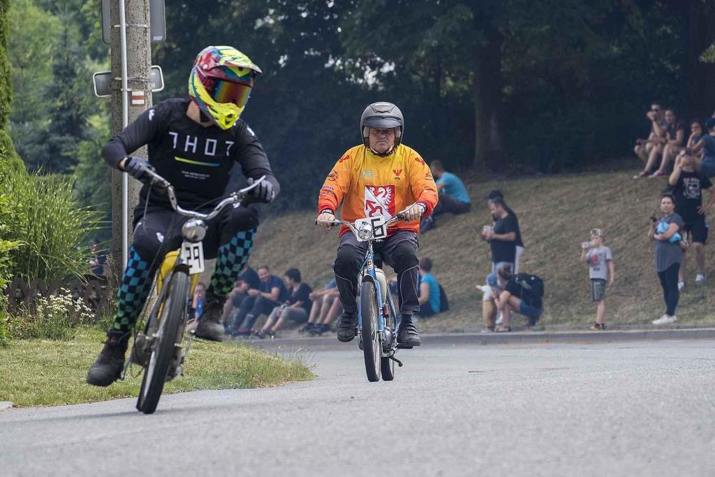 Připomeňte si, jak vypadala Moped rallye Rychtářov minulý rok.