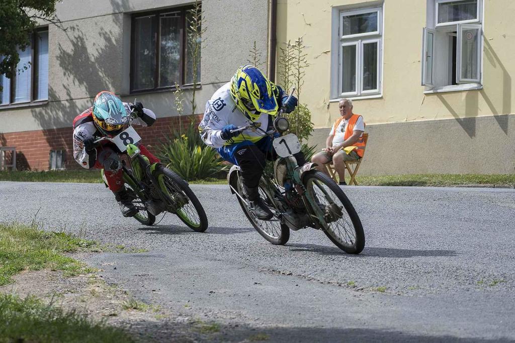 Připomeňte si, jak vypadala Moped rallye Rychtářov minulý rok.