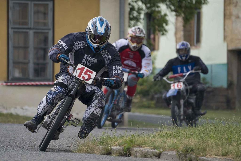 Připomeňte si, jak vypadala Moped rallye Rychtářov minulý rok.
