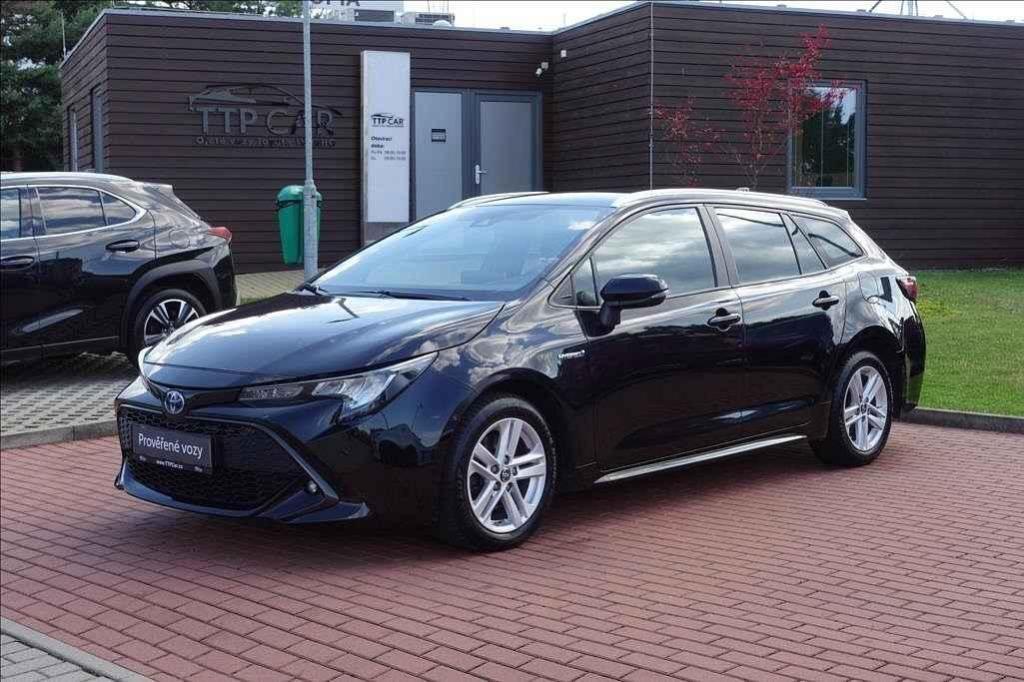 Hybridům dominuje Toyota. Na snímku Corolla.